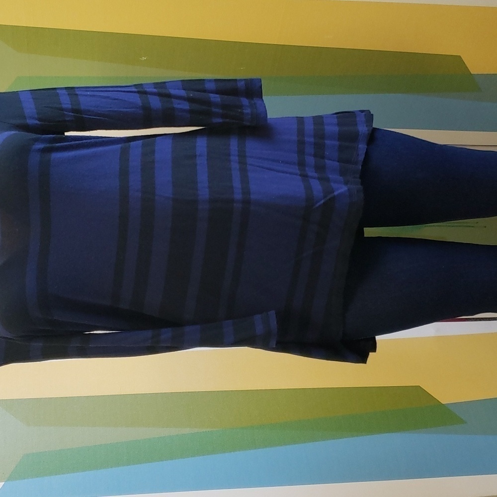 MERCER & Madison Stripped Long Sleeve - Picture 3 of 8